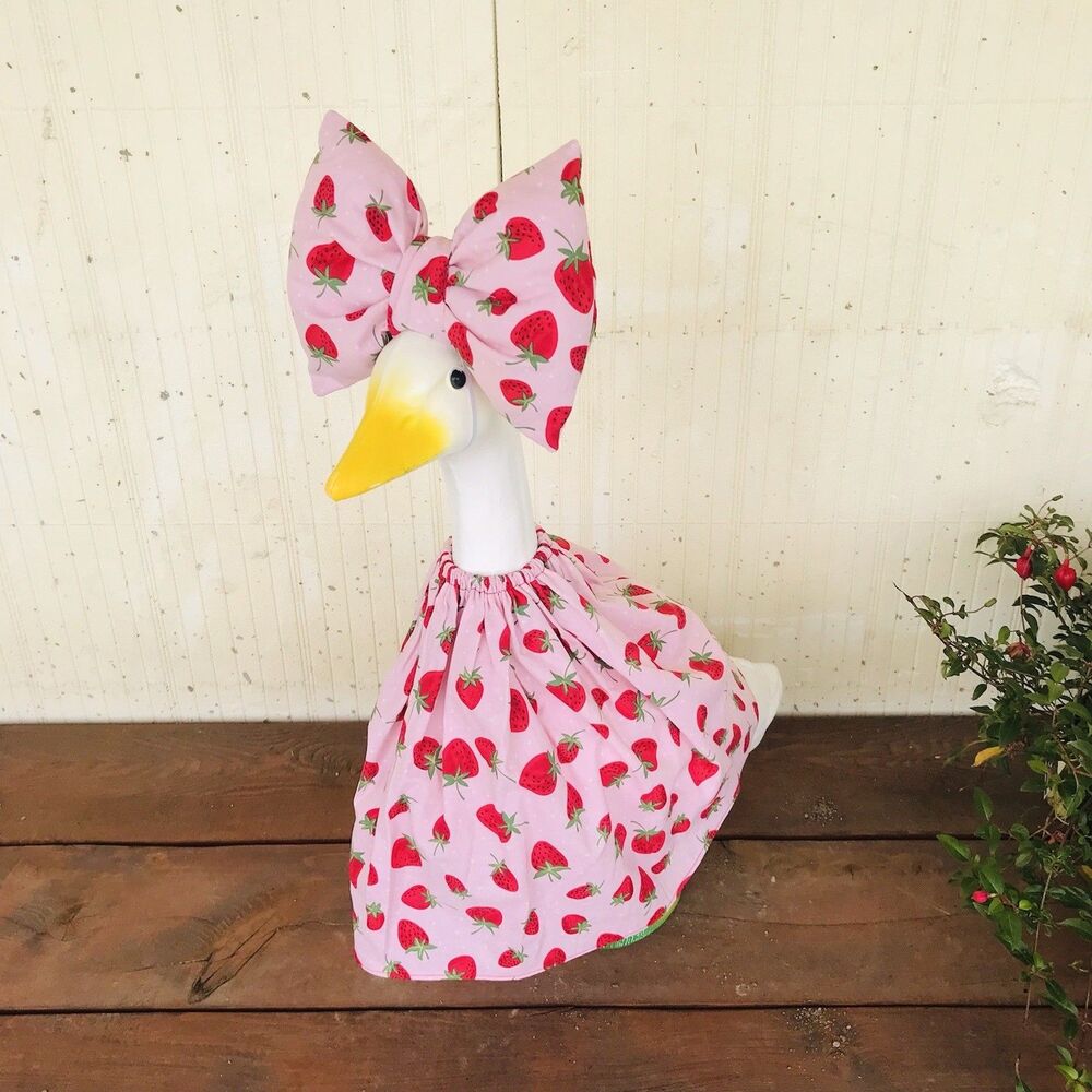 Porch Goose Dress Outfit Fits 18-23 Inch Goose Handmade Pink June Strawberries - Picture 6 of 10